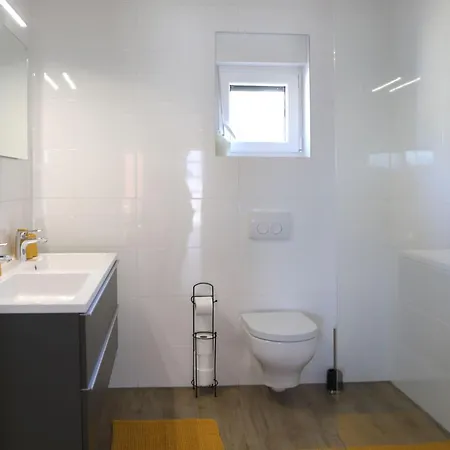 Basilea Apartament *
